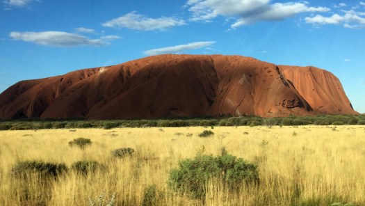 Скала Улуру в Австралии